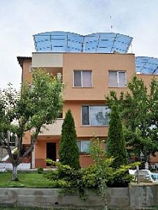 изглед от градината
