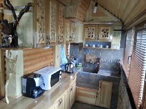 Вила Родопски скали, Сърница