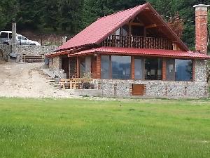 Вила Родопски скали, Сърница