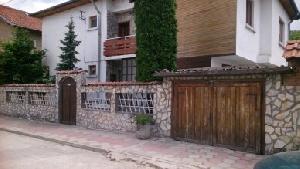 Къща за гости Аликанови, Сърница