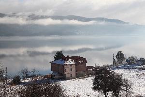 Вила Башли, Сърница