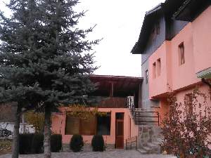 Вила Лилия, Априлци